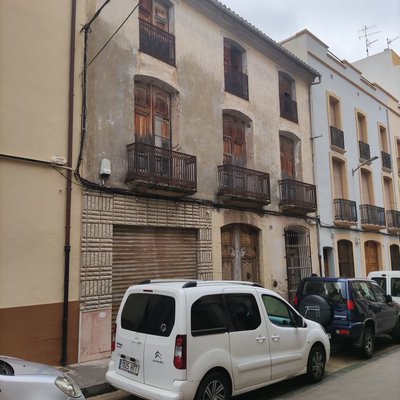 Casa señorial en el centro del pueblo